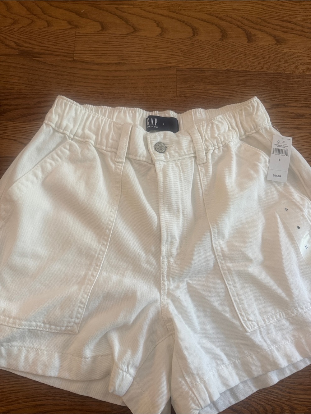 GAP White soft Elastic-Waist Shorts w/ Front and back pockets NWT